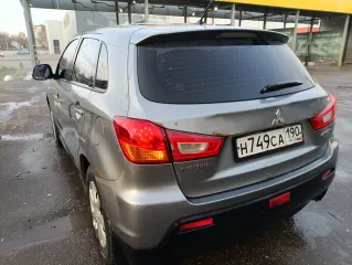 Mitsubishi ASX 2011 года. VIN: JMBXNGA1WCZ003881.