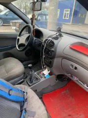Легковой автомобиль LADA Kalina 2009 года, серебристый цвет. VIN: XTA111730A0047807, ПТС: 63МХ768384, госномер: К229СР71. Бензиновый двигатель 1.6 л (1596 см³) мощностью 80.9 л.с. (59.5 кВт). Максимальная масса 1585 кг, масса без нагрузки 1110 кг. Автомобиль не на ходу, требуется замена двигателя.