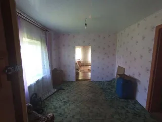1/4 доля жилого дома 53,8 м² и 1/4 земельного участка 509 м², Омская область, г. Исилькуль, туп. Новопартизанский, д. 9. Кадастровый номер дома: 55:33:210202:3751, кадастровый номер участка: 55:33:220102:1160. Категория земель: земли населенных пунктов, вид разрешенного использования: для ведения…