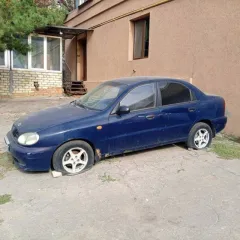Chevrolet Lanos 2005 года, 86 л.с., пробег 150000 км. Седан, темно-синий цвет. VIN: Y6DTF69Y060009185. Двигатель бензиновый, модель А155М5, объем 1498 см³, мощность 86 л.с. ПТС 39 УЕ 092944, госномер Р084УА64. Изготовитель: ЗАО "ЗАЗ" (Украина). Автомобиль в залоге у ООО МФК "Каранга". Наложен…