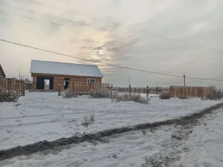 Земельный участок 1193 кв.м и дом 98.4 кв.м по адресу: Российская Федерация, Республика Тыва, Улуг Хемский район, с. Ийи Тал, ул. Малчын, 24/2. Кадастровые номера: земельный участок - 17:13:0301009:384, жилой дом - 17:13:0301009:394.