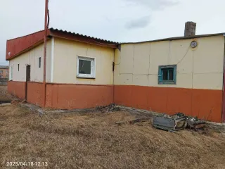 Земельный участок 2718 кв.м и нежилое здание 235.5 кв.м, Красноярский край 1) Земельный участок (доля 1/2). Кадастровый номер: 24:28:3001021:53. Адрес (местоположение): Красноярский край, р-н Нижнеингашский, р.п. Нижняя Пойма, ул. Трансформаторная, 3а. Площадь: 2718. Вид права, доля в праве: Общая…