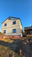 Жилой дом 321.8 кв.м, участок 506 кв.м, Ленинградская область, Кингисеппский район, Большелуцкое сельское поселение, деревня Новопятницкое. Земельный участок площадью 506 кв.м, категория земель - земли населенных пунктов, разрешенное использование - индивидуальное жилищное строительство. На участке…