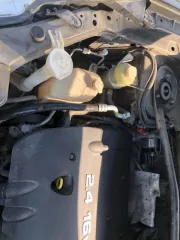 Автомобиль Peugeot 4007 2010 года, VIN Z8TVUSFZFAM940298. После ДТП имеются повреждения передних фар (лопнут внешний пластик, внутри отражатели рассыпались). Передний бампер, решётка радиатора повреждены. По кузову имеются места коррозии, по дну автомобиля присутствуют сквозные ржавчины. Работает…