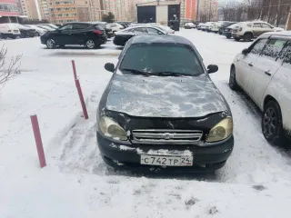 Chevrolet Lanos 2007 года, 86 л.с., пробег 276085 км. Госномер С742ТР24, VIN Y6DTF69Y070073032. Заводится, едет. Требует ремонта: перегорел включатель поворотников, пороги гнилые, двигатель потребляет масло, сел аккумулятор.