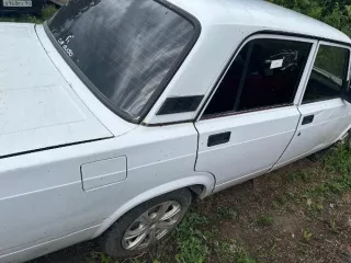 Автомобиль LADA 210540, 2009 г.в., белого цвета, госномер Т004АВ64, VIN XTA210540A2165204. Б/у.