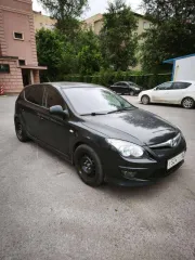 Легковой автомобиль Hyundai 130 1.6 GLS AT 2011 года, черный цвет. VIN: TMADC51DBCJ216016, ПТС: 77 YO 200069, госномер: T524TT96. Произведен в Польше, производитель: Hyundai Motor Manufacturing Czech S.R.O. (Чешская Республика). Двигатель бензиновый G4FC №BZ241111, мощность 126 л.с. (92.7 кВт)…