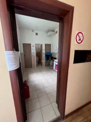 Здание общежития 818,9 кв. м, земельный участок 2112 кв. м, Московская обл., г. Подольск, пр-д Авиаторов, д. 10, 2 этажа, в том числе подземных 0, кадастровый номер 50:55:0010287:29, кадастровый номер 50:55:0010290:17, земли населенных пунктов, под общежитием, ограничения и обременения: ограничения…
