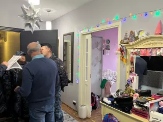 Жилое помещение (квартира) кад.№ 78:40:0008341:11099, площадью 87,3 кв.м.
Расположенная по адресу: расположенную по адресу: Санкт-Петербург, пр-кт. Ленинский, д. 72, корп. 1, литера. А, кв. 555
Общий метраж 87.3м2. 
Спальня 14м2, 
Детская 16.4,м2,
Гостиная 18.4м2, 
Кухня 14,2м2, 
Гардеробная…
