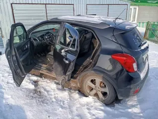 Opel Mokka 2013 года, хэтчбэк, черный. Двигатель A14NET 1364 см³ турбо, 140 л.с., механическая трансмиссия, полный привод. Пробег 123751 км. VIN: XUUJD7D81D0011940. Является предметом залога.