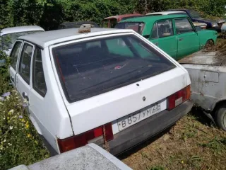 Автомобиль ВАЗ 2109 1989 года выпуска, государственный регистрационный номер В857УМ23, VIN XTA210900K0552598, пробег 416825 км. Кузов имеет очаги глубокой и сквозной коррозии пола, боковин, дверей, рамы ветрового окна, деталей оперения, следы ремонта деталей кузова, повреждения лакокрасочного…