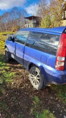 Honda HR-V, 1998 г.в., универсал. Двигатель D16A 1702748, кузов GH21001839, синий. Мощность 105 л.с. (77 кВт), объем 1590 см³, бензин. Максимальная масса 1465 кг, масса без нагрузки 1190 кг. Производитель Honda Motor (Япония). Замята водительская дверь, окно не до конца закрывается, небольшое…
