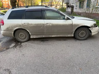 Nissan Wingroad 1999, Легковой автомобиль, марка: НИССАН, модель: ВИНГРОАД, год изготовления: 1999, цвет: Белый, г/н: Н830УТ42, кузов №: WFY11007381 Особенности тех. состояния: протертый салон, разбитый бампер и отсутствие передней фары