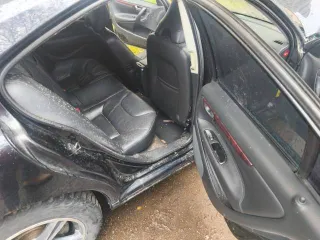 Volvo S60 2007 года, седан. VIN: YV1RS595772638942. Цвет черный. Двигатель B5254T, объем 2.5 л, мощность 209 л.с. Имеются ПТС и СТС. Автомобиль неисправен.