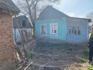   Жилой дом, площадь 30,7 кв.м., адрес  местонахождение : Россия, кадастровый  условный  номер: 61:10:0050201:82, адрес  местонахождение : Россия, Ростовская обл., р н Егорлыкский, х. Гирин, ул. Медовая, 1., кадастровый  условный  номер: 61:10:0050201:5   Земельный участок, площадь 5500 +/  51…