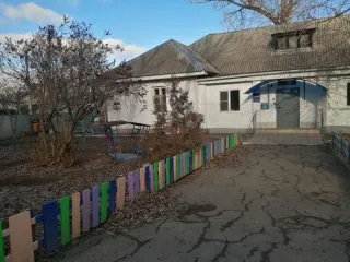 Имущественный комплекс: здание детского сада, назначение нежилое, кадастровый номер 61:52:0030003:894, площадью 892,6 кв.м, этажность 2, литер А, год ввода в эксплуатацию 1937; тепловая сеть протяженностью 9 п.м, литер 3-Л, год ввода в эксплуатацию 1937; водопроводная сеть протяженностью 34 п.м…