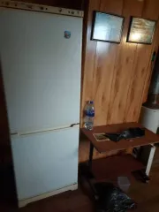 1/5 доля квартиры 37.8 кв.м и 1/5 доля земельного участка 893 кв.м в Тульской области, Куркинский район, дер. Шаховское, пер. Школьный, д.2, кв.2. Квартира жилая, 1 этаж. Кадастровые номера: 71:13:010307:442 (квартира), 71:13:010307:498 (земельный участок).