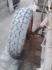 Грузовой автомобиль ГАЗ СА33507 1989 года, цвет голубой. VIN: XTH531400K1318825, госномер: M227HA75. Мощность двигателя 115 л.с. Не на ходу, требуется ремонт двигателя и коробки передач.