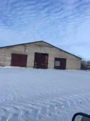 Коровник 1790,3 кв.м и земельный участок в Тамбовской области. Здание площадью 1790,3 кв.м расположено по адресу: Тамбовская область, Сампурский район, с. Гавриловка, 840 м северо-восточнее д. 2 по ул. Колхозной. Назначение: нежилое, кадастровый номер 68:17:0703003:133. Земельный участок под…