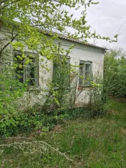 Нежилое здание с кадастровым номером 61:06:0060309:91 площадью 145,6 кв. м., расположенное по адресу: Ростовская область, Веселовский р-н, х. Красный Кут, ул. Школьная, 1 иземельный участок с кадастровым номером 61:06:0060308:1 площадью 608 кв. м., расположенный по адресу: Ростовская область…
