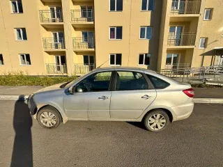 Lada Granta 2023 года, 89.7 л.с., пробег 32563 км. VIN – ХТА219140R0523З92, государственный регистрационный номер С856ОТ196.