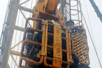Верхний привод гидравлический СВП Drillmec HTD250C с гидравлическим силовым блоком (ГСУ) системы верхнего привода, производства Drillmec S.p.A, Италия, 2018 года выпуска, в сборе, для буровых установок, в т.ч. мобильных.