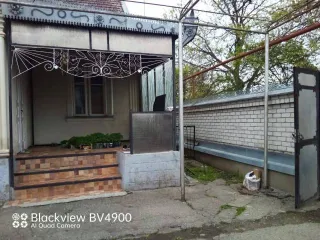 Жилое здание 78.2 кв.м и земельный участок КБР: Здание, назначение: жилое, c кадастровым номером 07:06:1800041:194, общей площадью 78,2 кв.м., местоположение: КБР, г. Терек, ул. Гагарина, дом 51; Земельный участок, виды разрешенного использования объекта недвижимости: под индивидуальную жилую…