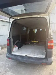 Volkswagen Transporter 2005 года.