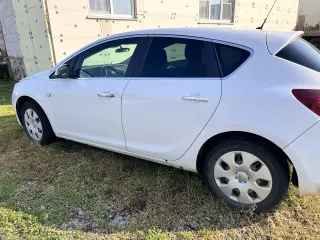 Opel Astra 2012, легковой автомобиль марки Opel, модель PJ-Astra, год выпуска 2012, кузов № XUFPE6DC6D3001799, идентификационный номер (VIN) XUFPE6DC6D3001799. Ознакомление с имуществом производится в период приёма заявок, в рабочие дни с 10:00 до 16:00 по местному времени, по предварительному…