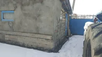 Дом 37,8 кв.м и земельный участок 1630 кв.м, Ставропольский край, Георгиевский р-н, с. Обильное, ул. Ленина, д. 12. Земельный участок (1630 кв.м.) + жилой дом (37,8 кв.м.). Кадастровый номер земельного участка: 26:25:041214:18; Кадастровый номер жилого дома: 26:25:041214:77.