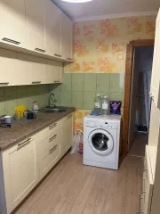 Квартира 35,1 кв.м, г. Москва. Недвижимое имущество - жилое помещение– квартира, находящаяся в залоге у АО «ТБанк», площадью 35,10 кв.м, кадастровый номер: 77:08:0003006:4394, расположенная по адресу: г. Москва, бульвар Яна Райниса, д.20, корп.1, кв. 64. Возможно судебное выселение. Наличие…