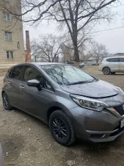 Продается автомобиль Nissan Note 2017 года выпуска, номер кузова E12542978. В залоге у ПАО "Совкомбанк".