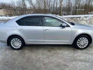 Skoda Octavia 2014 года, серебристый цвет. VIN: XW8AB4NE7EH024433.