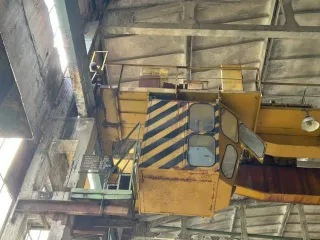 Кран мостовой двухбалочный с электроприводом г/п 10тн 1986г/в инв. № 221963. Внешне не разукомплектован, возможно отсутствие деталей.