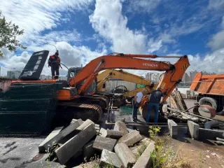 Экскаватор Hitachi ZX-200, 2005 г. в., заводской номер HCM1G600R00114815