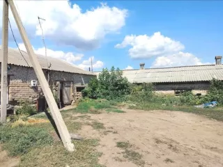 Здание свинарника, кадастровый номер 56:31:1003001:308 площадью 1 613,7 кв. м, литер Е, одноэтажный; 
Земельный участок площадью 2 462 кв. м, кадастровый номер 56:31:1003001:502. 
Местонахождение: Оренбургская область, Ташлинский район, с. Раннее, ул. Западная, д. 2