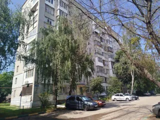 Квартира 2 комнатная с кадастровым номером 52:18:0050165:1506, общей площадью 45,9 кв.м. расположенная на 6 этаже многоквартирного жилого 9 этажного дома по адресу: г. Нижний Новгород, Ленинский район, ул. Снежная, д. 25, корп. 1, кв. 203.