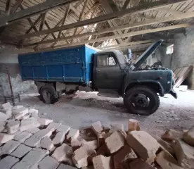 Автомобиль ГАЗ52-01 1991гв. Рег №Р032ОЕ 26 и автомобиль ГАЗ 53Б 1978гв. Рег №Р258ОЕ26 и автомобиль ГАЗ53Б 1971гв. Рег №Р324ТХ 26 (автомобили в нерабочем состоянии, не везде имеются VIN №).