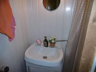 Здания и земельный участок общей площадью 1176 кв.м в Москве. Нежилое здание, кадастровый номер: 77:18:0170804:78, площадью 150,4 кв.м, адрес: г. Москва, поселение Марушкинское, квартал 116, владение 56, стр. 1. Нежилое здание, кадастровый номер: 77:18:0170707:399, этажность 1, площадь 16,6 кв.м…