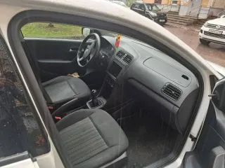 Volkswagen Polo 2018 года, 90 л.с., 110000 км, легковой автомобиль, цвет - белый, VIN XW8ZZZ61ZJG049032.