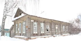 Нежилое здание 85,8 кв.м, г. Чистополь, ул. Л. Толстого, д. 81, Республика Татарстан (объект культурного наследия местного (муниципального) значения «Дом, где в 1941-1943 гг. жили писатели Тренев К.А., Павленко П.А.»), номер в реестре – 161610716480005, 1-этажное, 1906 года постройки, площадью 85,8…