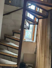 Доля дома 118.3 кв.м и доля земельного участка 1479 кв.м в Пермском крае. В собственности 2/6 доли дома и 2/6 доли земельного участка, а также еще 2/6 доли дома и 2/6 доли земельного участка, плюс дополнительно 2/6 доли земельного участка. Участок площадью 1479 кв.м, назначение: Земли населенных…