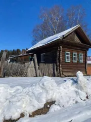 Доля дома 60,2 м² и участка 5000 м² в Удмуртии. 9/20 доли жилого дома и 9/20 доли земельного участка. Жилой дом, назначение: жилое, 2 этажа, общая площадь 60,2 кв. м., адрес: Удмуртская Республика, Шарканский район, д. Ляльшур, ул. Заречная, д. 6. Кадастровый номер дома: 18:22:057001:661. Земельный…