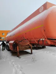 Полуприцеп цистерна БЦМ-42.3, 2008 год, цвет оранжевый. VIN: X3W96052C80000157, госномер: АС275886, номер кузова: X3W96052C80000157. Имеет множественные сколы и местами коррозию.