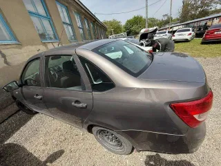 Автомобиль LADA 219010 GRANTA, 2015 г.в., VIN XTA219010F0367742, цвет золотисто-коричневый. Имущество обременено залогом.
