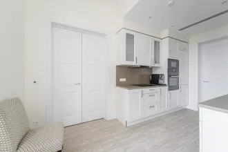 Квартира общей площадью 129.8 кв.м, кадастровый номер 77:05:0001011:8383, расположена по адресу: г. Москва, ул. Орджоникидзе, д. 1, кв. 119. Осмотр имущества возможен по указанному адресу по предварительной договоренности. Контактное лицо для осмотра: +79293504090.