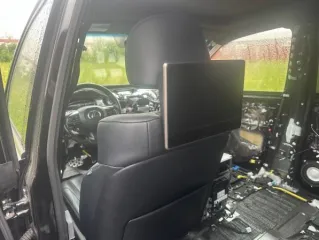 Lexus LX 570 VIN: JTJHY00WX04279138