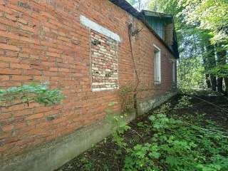 Нежилое помещение 147.2 м², участок 1500 м², Калужская обл. - Нежилое помещение, расположенное по адресу: Калужская обл., Мосальский р-н, д. Передовик, ул. Школьная, д.25 кв. 1, общей площадью 147,2 кв.м, кадастровый номер 40:16:110100:129. Земельный участок, предназначенный для ведения личного…