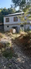 Жилой дом – 2 этажа, 5 комнат, общей площадью 177,50 кв.м., кадастровый номер: 23:33:1503001:680. Земельный участок общей площадью 880,00 кв.м., кадастровый номер 23:33:1503001:169 по адресу: Краснодарский край, Туапсинский район, с. Ольгинка, мкр. Кубань, д. 5, залог в пользу RNKB Bank (PJSC).
