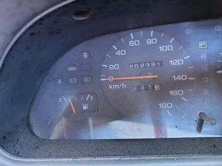 Nissan Largo 1994 года, 79 л.с., пробег 202381 км, АКПП, задний привод. Госномер Т844ВО49. Двигатель дизельный CD20-405989Х, объем 1973 см³, мощность 79 л.с. Кузов VNW30011917, серый цвет. Состояние: требуется полный ремонт и покраска кузова, значительная коррозия. Лобовое стекло с трещиной…